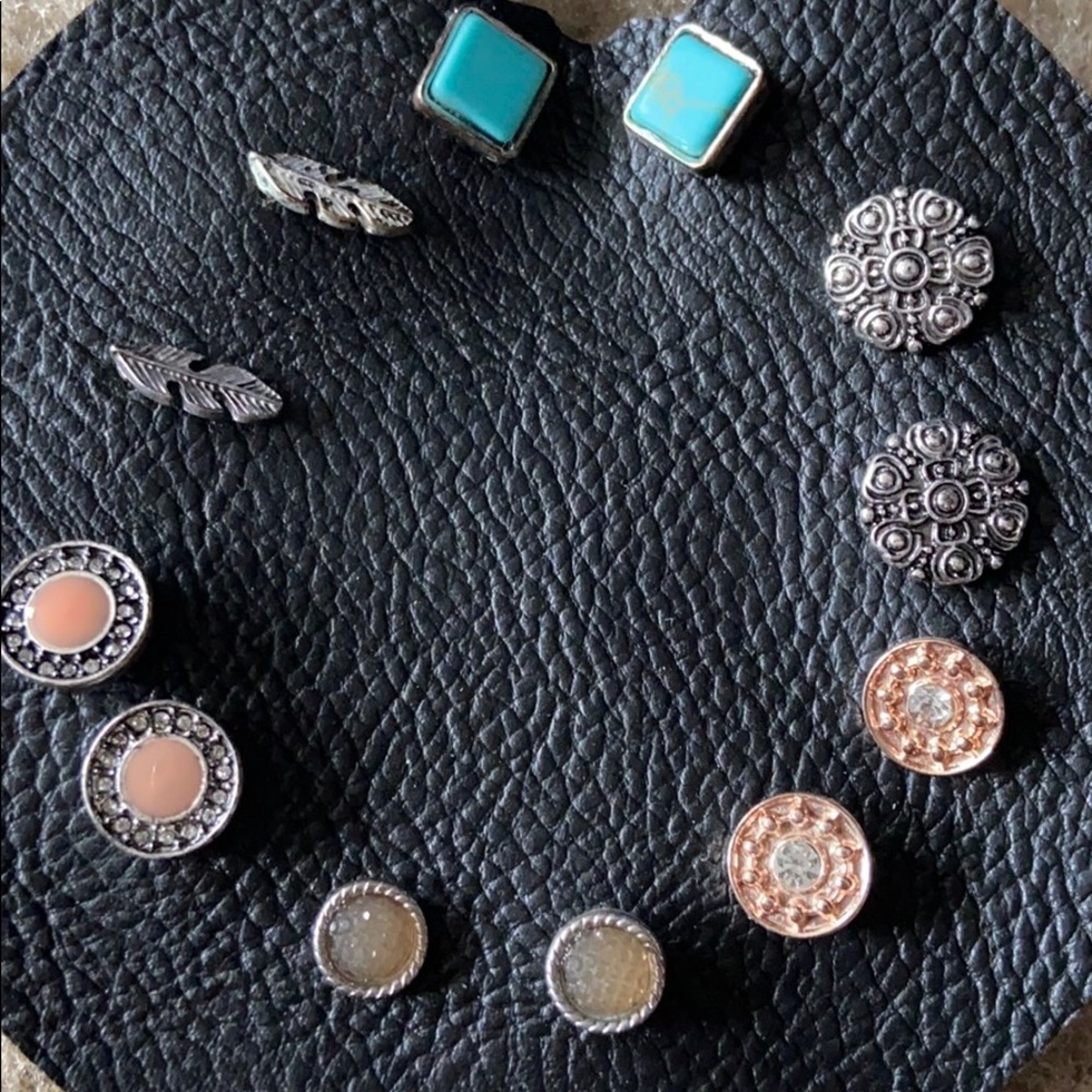 6 pairs of earrings
